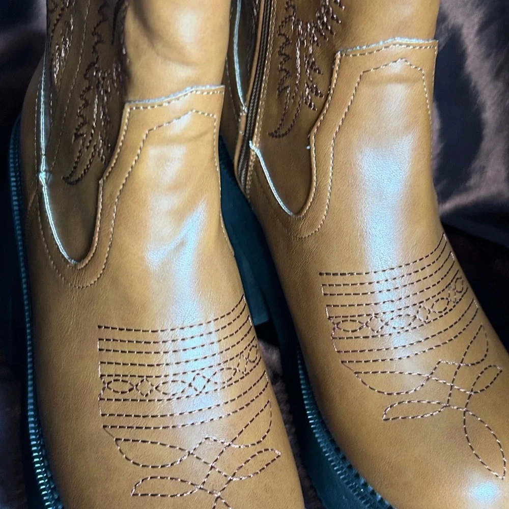 Chunky platform western boots in tan synthetic material 🤎 - Picture 10 of 10